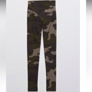 Aerie Offline real me high waisted printed leggings - sz M